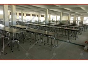 Bàn ăn công nhân